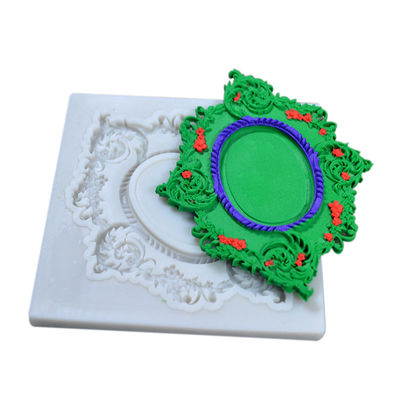 شراء أواني خبز سيليكون مخصصة إكليل الشكل الغذاء الصف 3D قوالب أقراص سكرية online manufacture